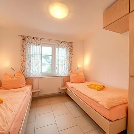 Holiday home Strandglueck Fh 2 Zingst